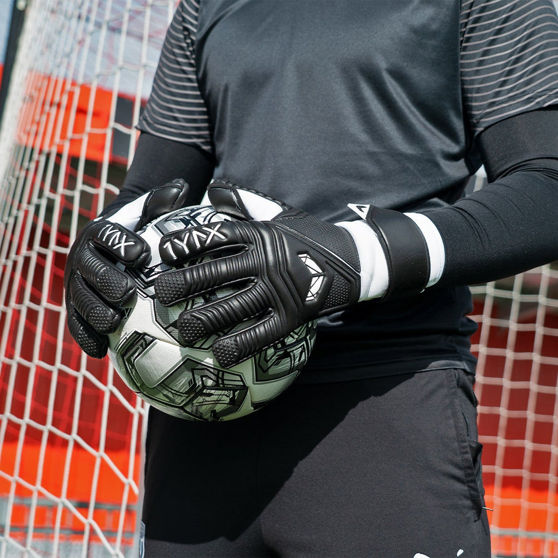 VISION BLACK NEGATIVE