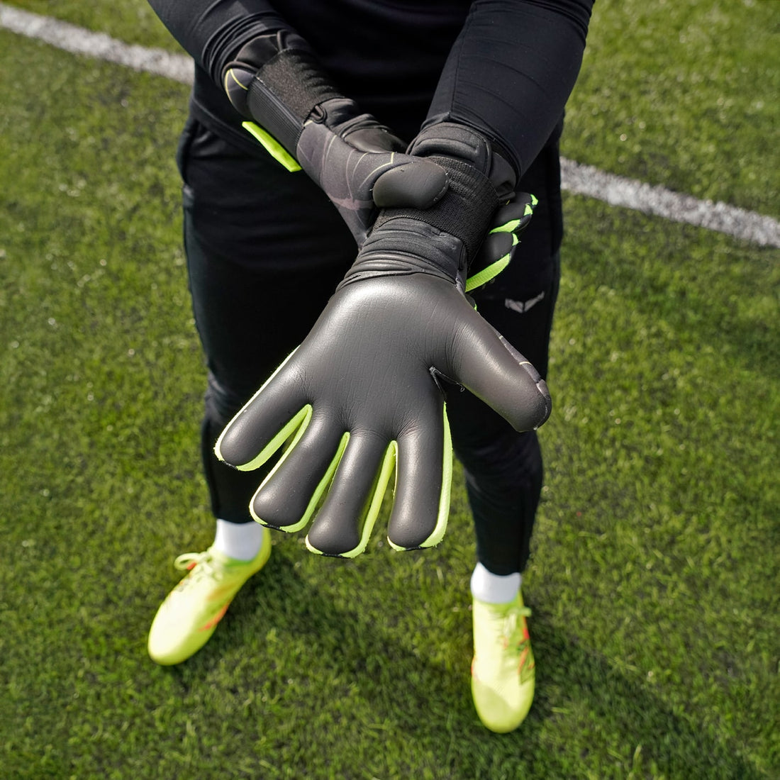 UNLEASHED PRO BLACK/NEON