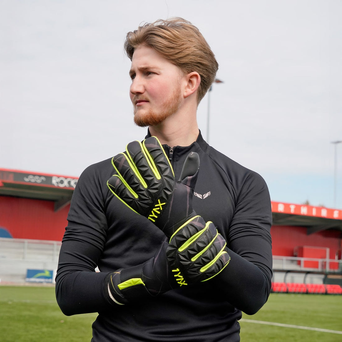 UNLEASHED PRO BLACK/NEON